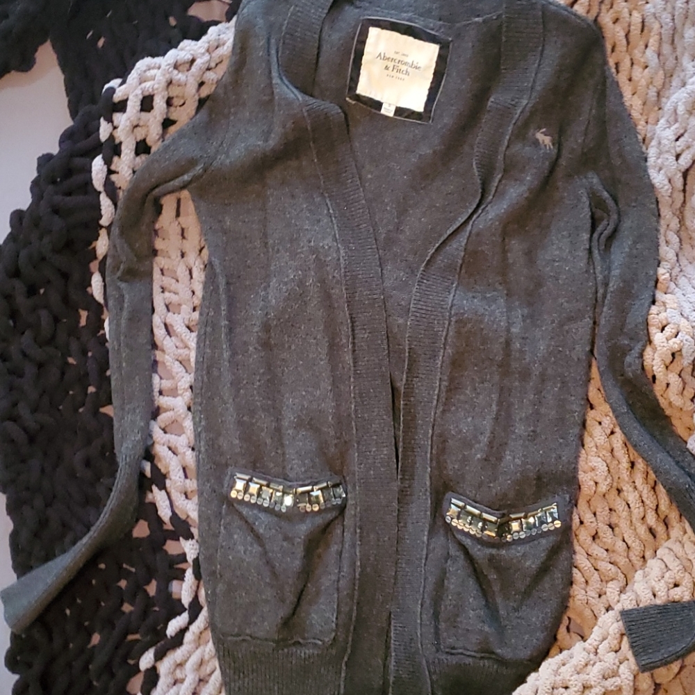 EUC Abercrombie Charcoal Grey Sweater